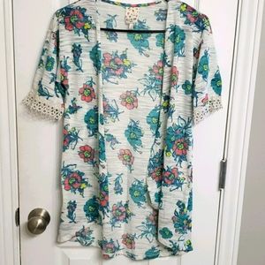 Girl's 'kimono' with lace detail